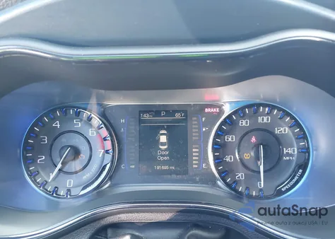 2015 Chrysler 200 S z USA, uszkodzony, nr VIN 1C3CCCBB0FN709726